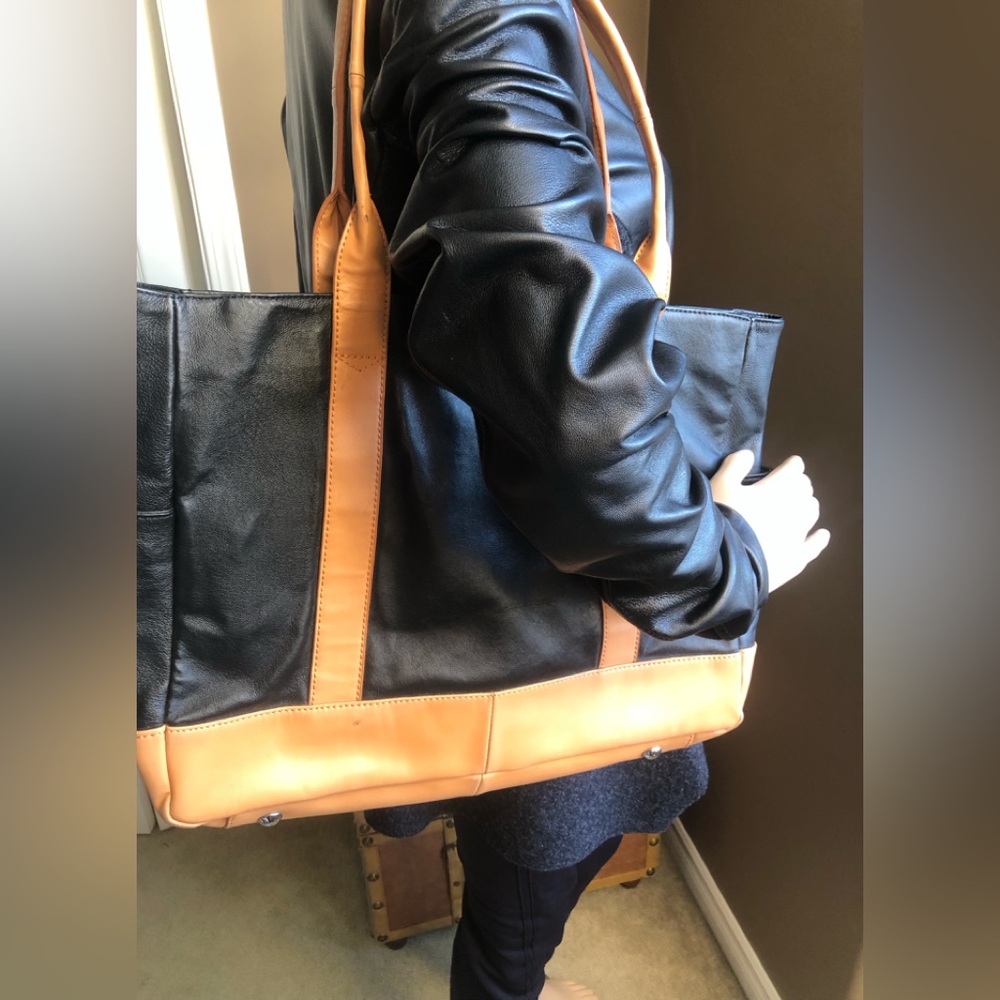 Danier Leather Black and Camel Purse